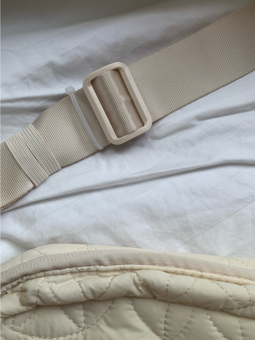 Gaiam Quilted Crossbody Bag Cream Yoga Boho Festival Lightweight - Picture 11 of 14